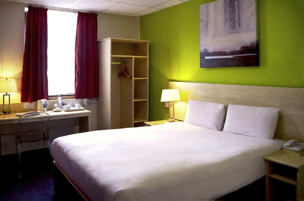 Ibis Styles London Walthamstow Hotel Exterior photo