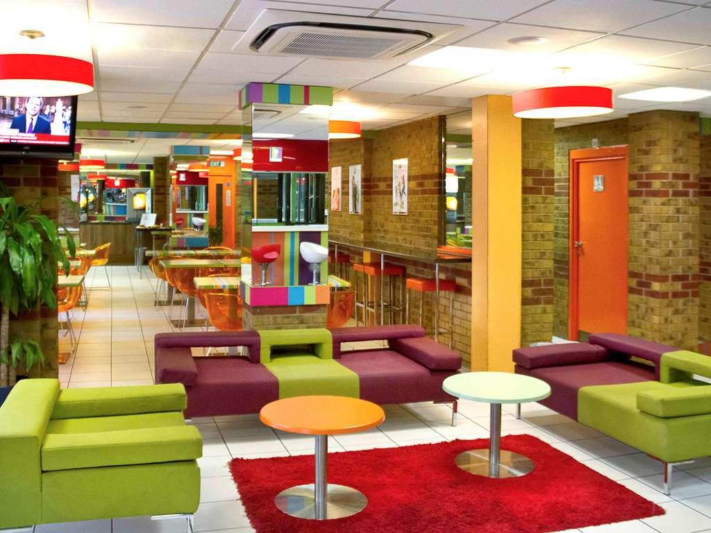 Ibis Styles London Walthamstow Hotel Restaurant photo